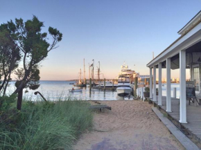 Vineyard Haven Hideaway